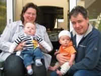 [22-05-2004] Danille & Marcel met hun zoontje Daan geboren op 1-1-2004